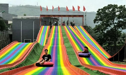 贵州彩虹滑草